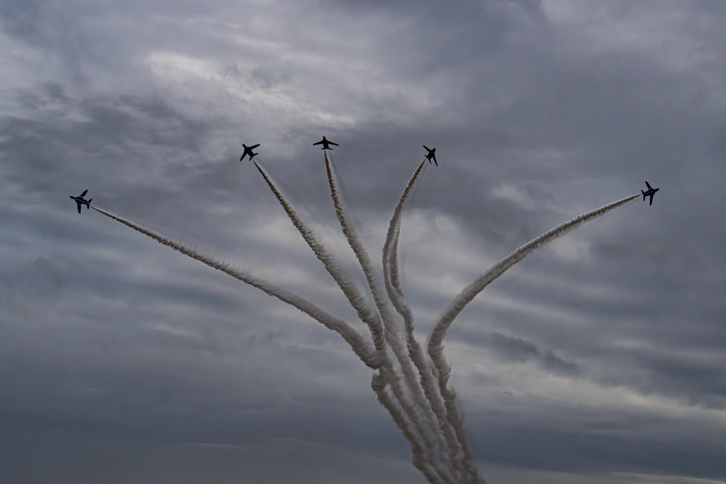 曇天のサンライズ？  