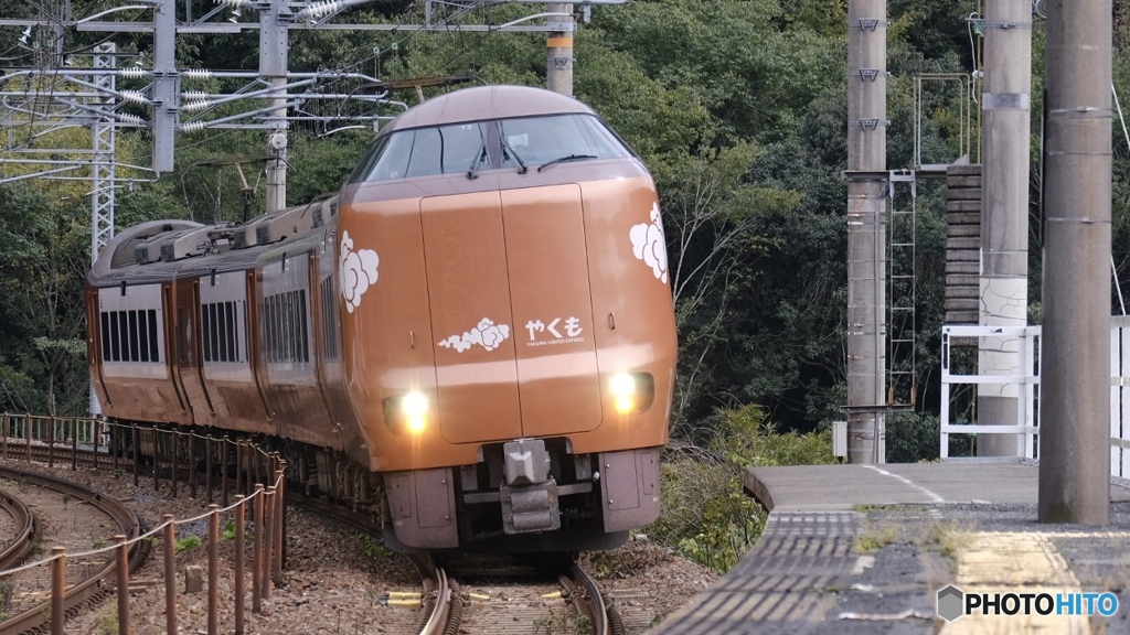 振り子式やくも