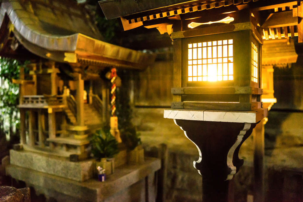 神社の端っこ