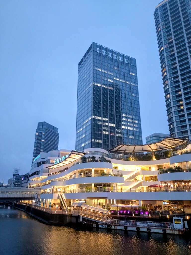 横浜ベイクォーター
