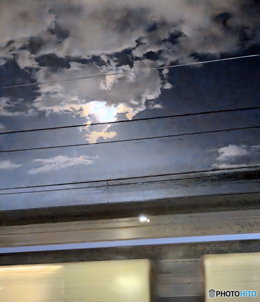 電車のホームにて