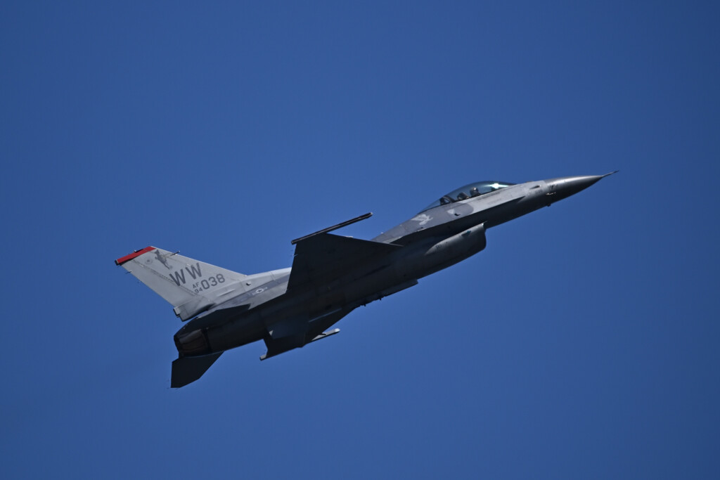 F-16 7