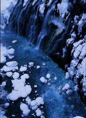 白髭の滝-冬
