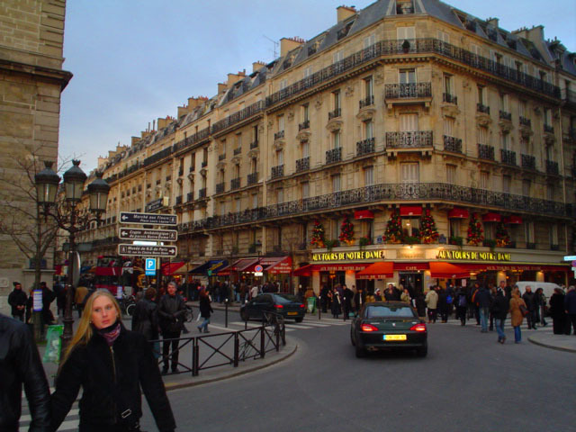 Notre Dame Street in Paris_1