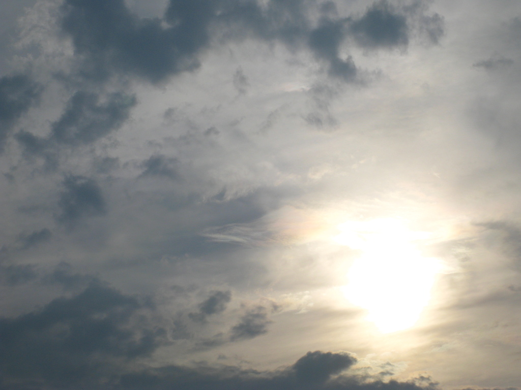 光る雲