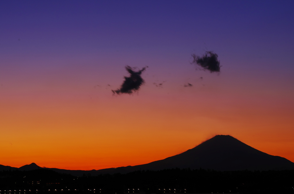 茜空に遊ぶ