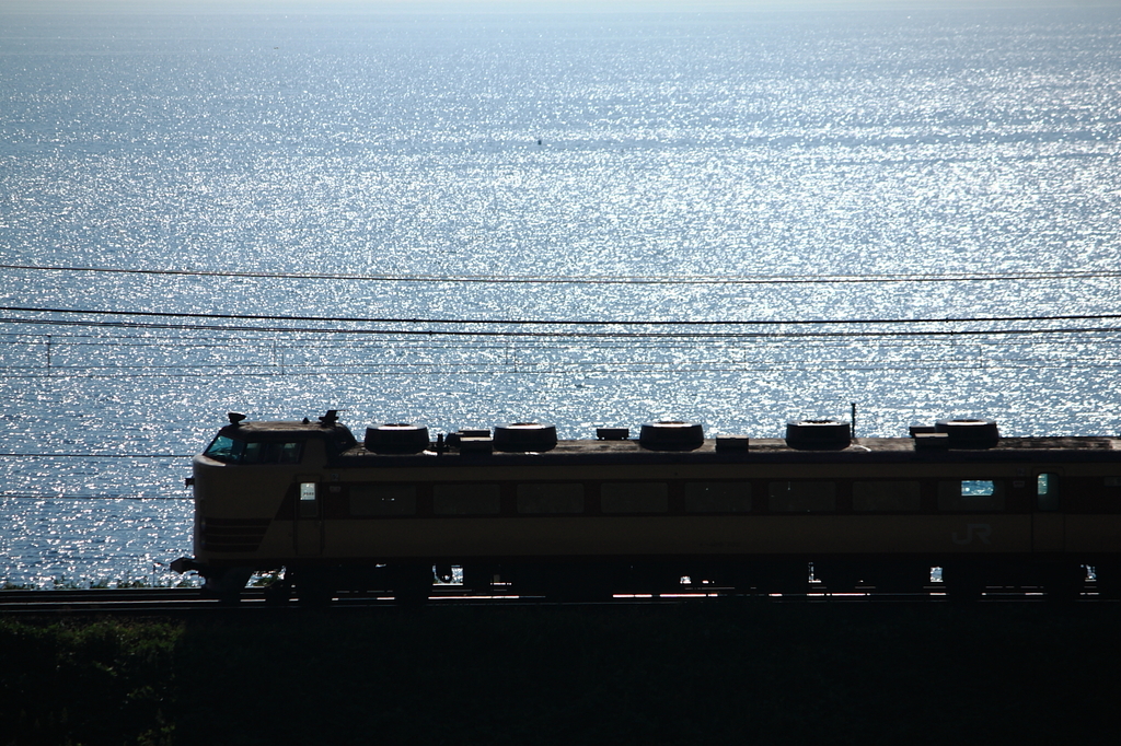 ギラギラ電車♪