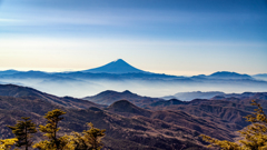 金峰山より晩秋の富士山を望む