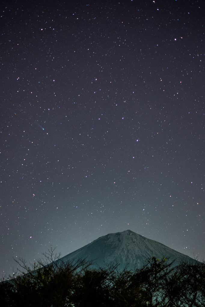 富士山とラブジョイ彗星