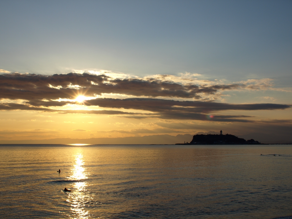 夕暮れの江ノ島