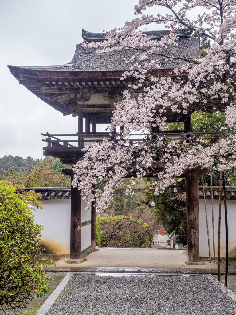 奈良　長岳寺鐘楼門