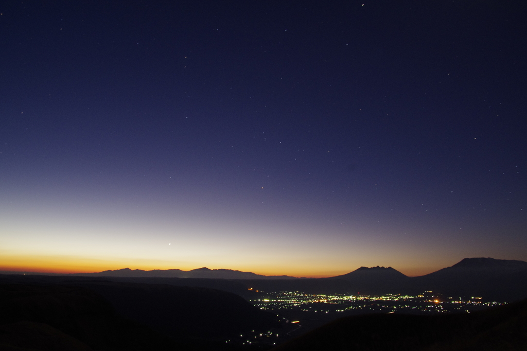 阿蘇五岳　夜明け