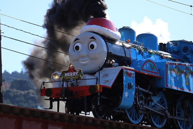 クリスマスデコしたトーマス号