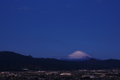 富士と小田原の町並み