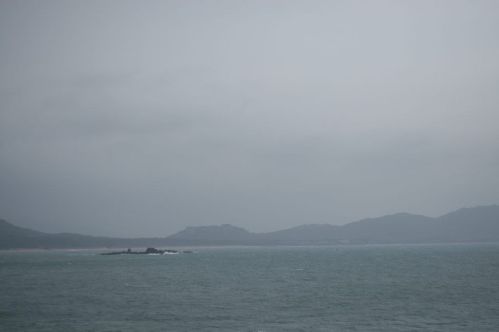 潜水艦に見える島