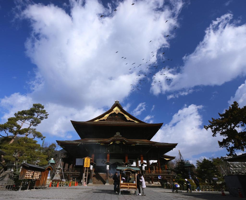  寺の使者