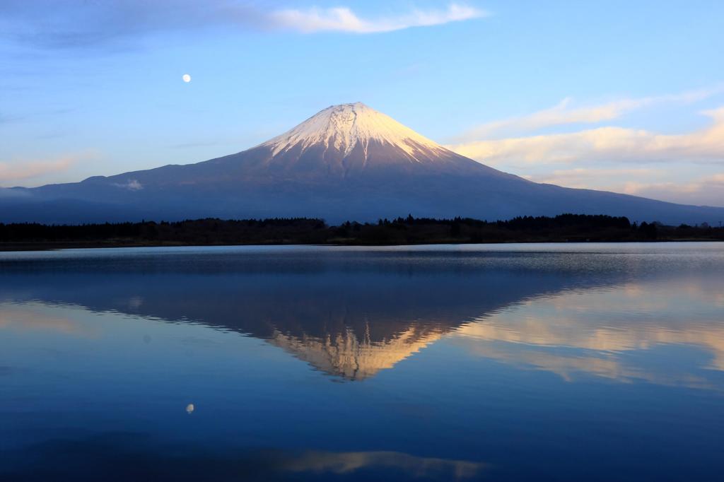 富士に月