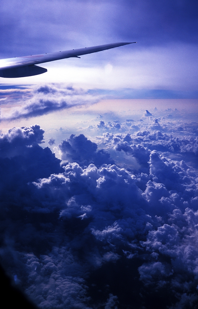 雲は湧き、空を駆ける