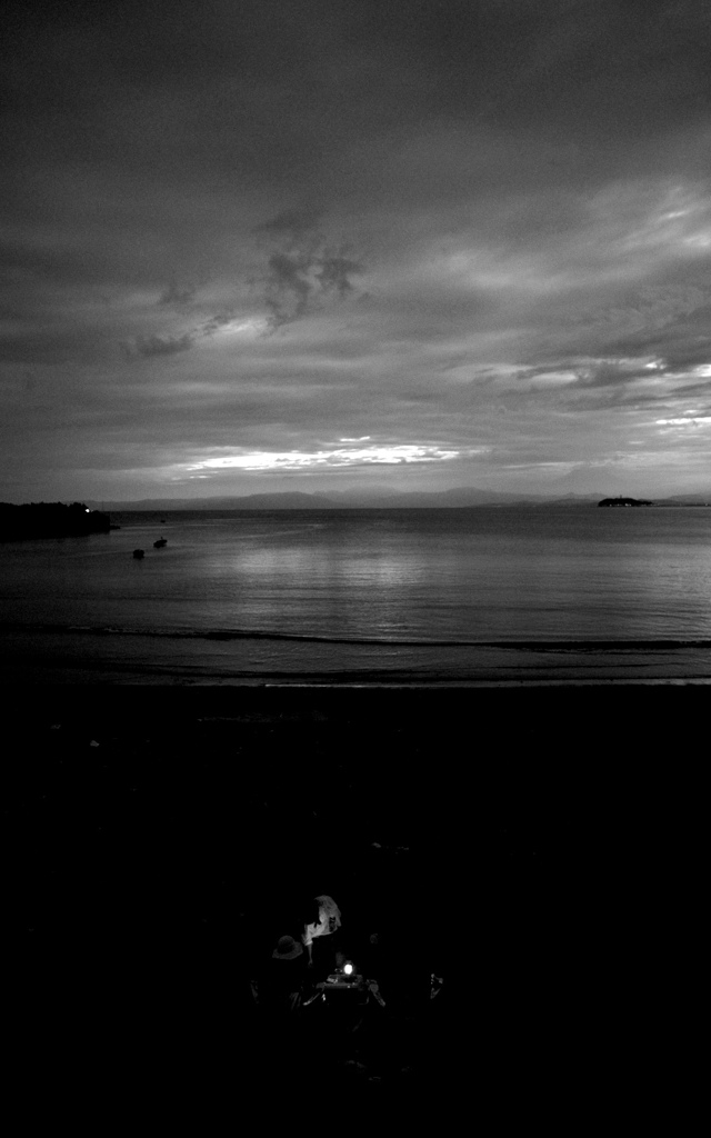 影絵小屋・逗子海岸（夜更けのBeach Pａｒｔｙ）