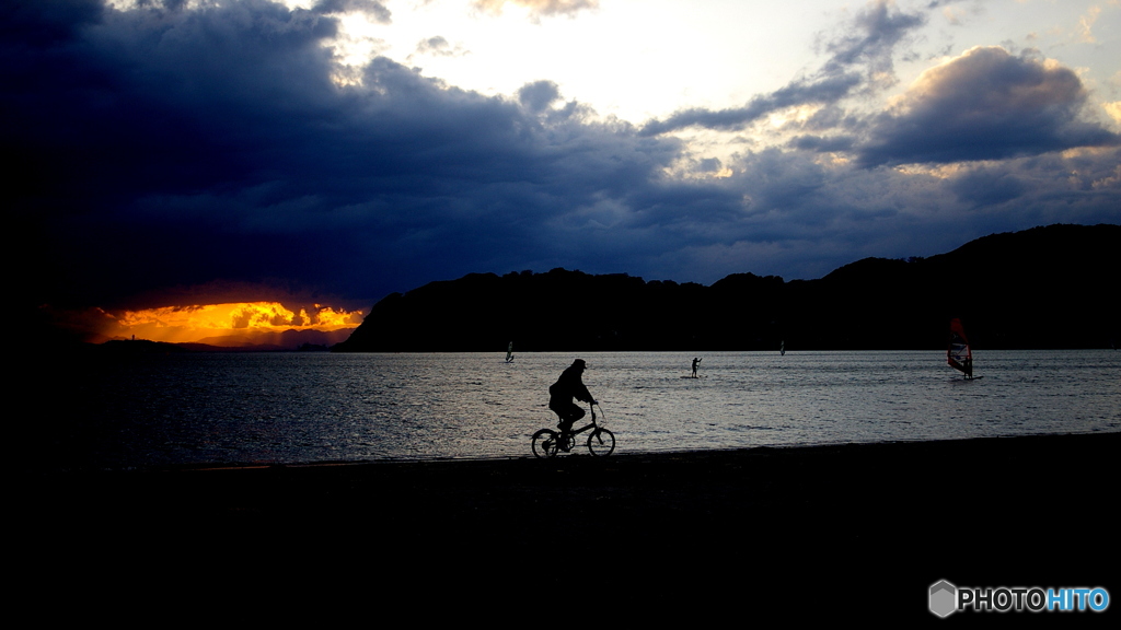 影絵小屋・逗子海岸