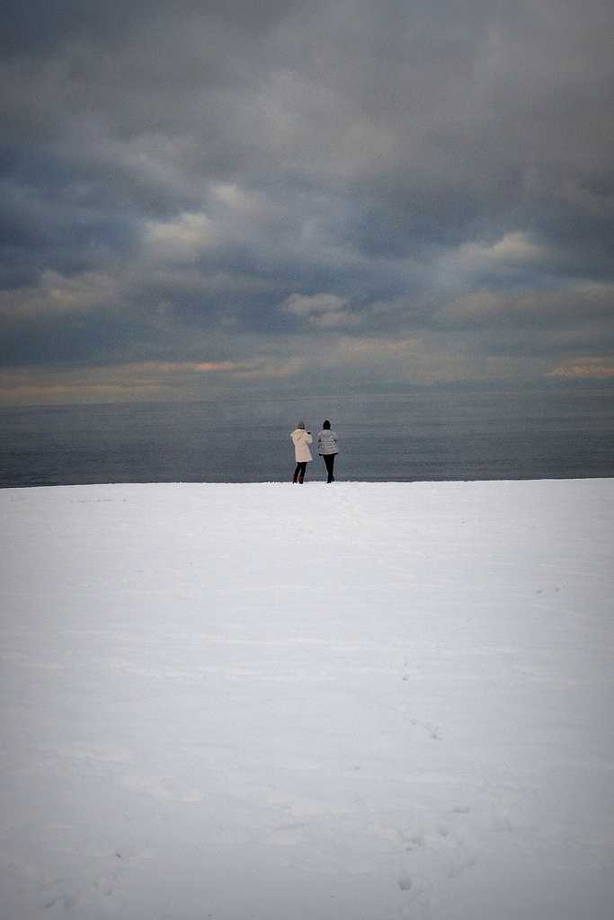 雪の逗子海岸-1