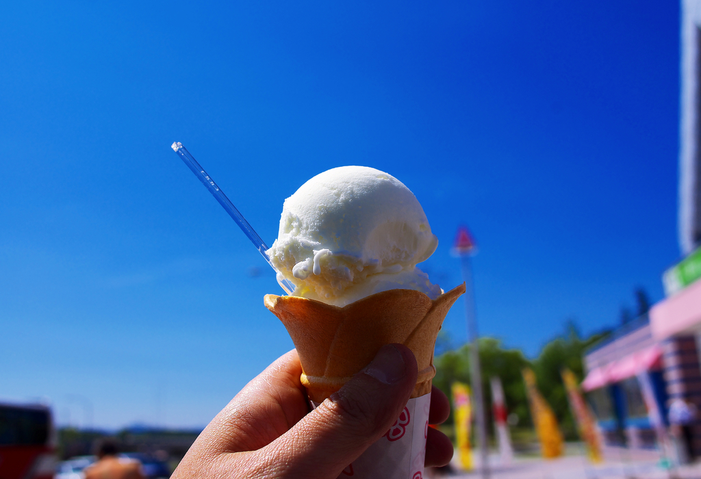 青空とアイスクリーム