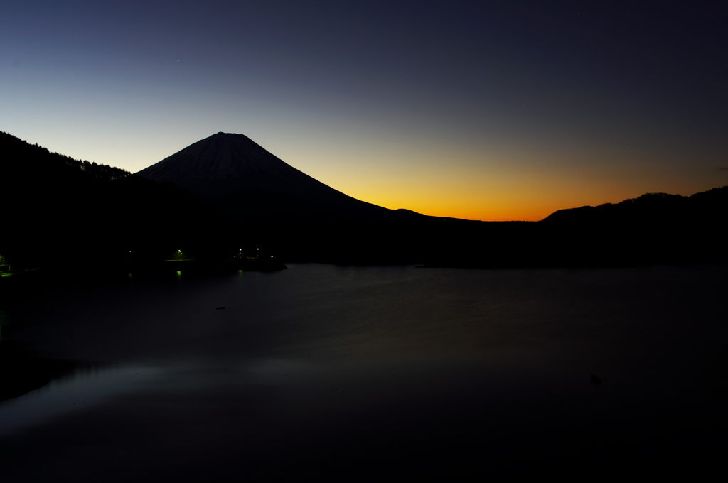 本栖湖の夕景