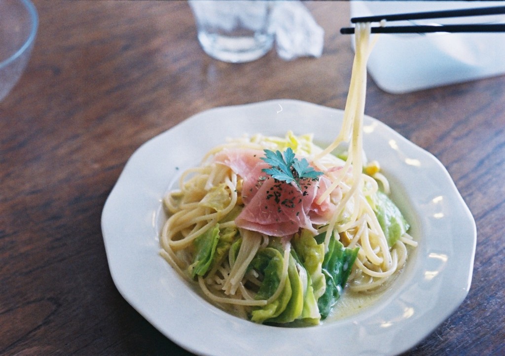 春キャベツと生ハムのパスタ