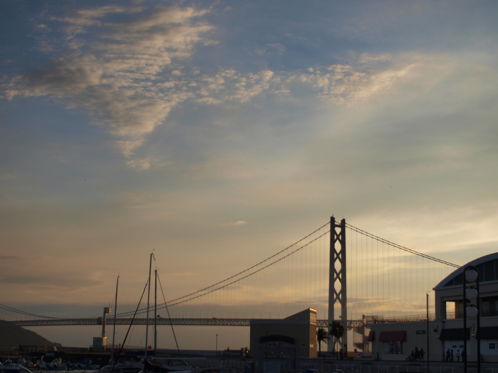 夕暮れの明石大橋