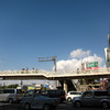 陸橋の向こうの雲