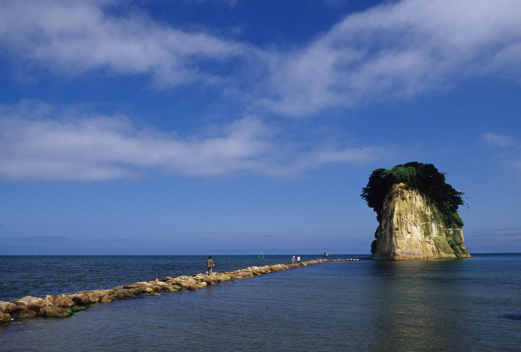 見附島