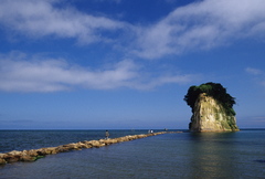 見附島