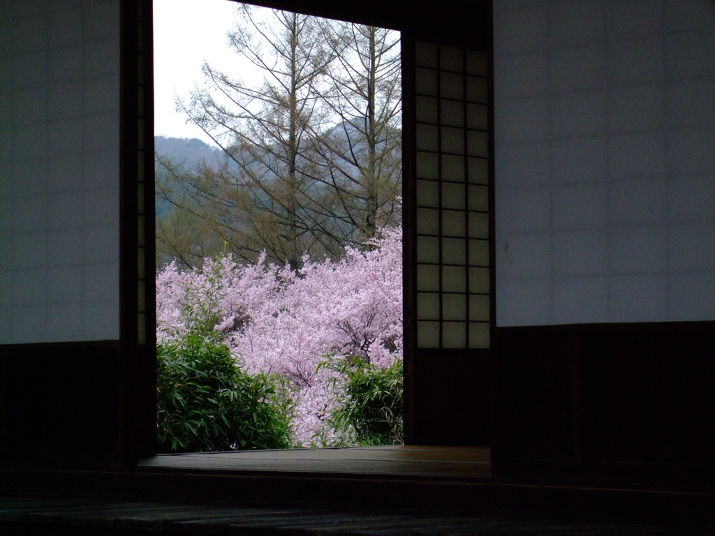 進徳館