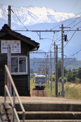 山に向かう列車