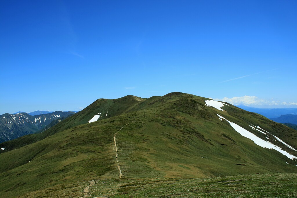 初夏の稜線歩き