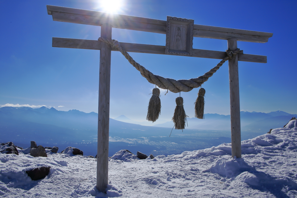鳥居から富士を望んで