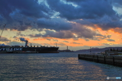呉港の夕景