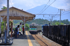 武甲山が見えるホーム