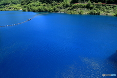 すごい青の湖