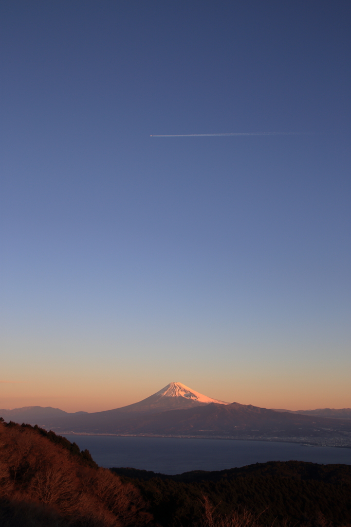 富士山と飛行機雲