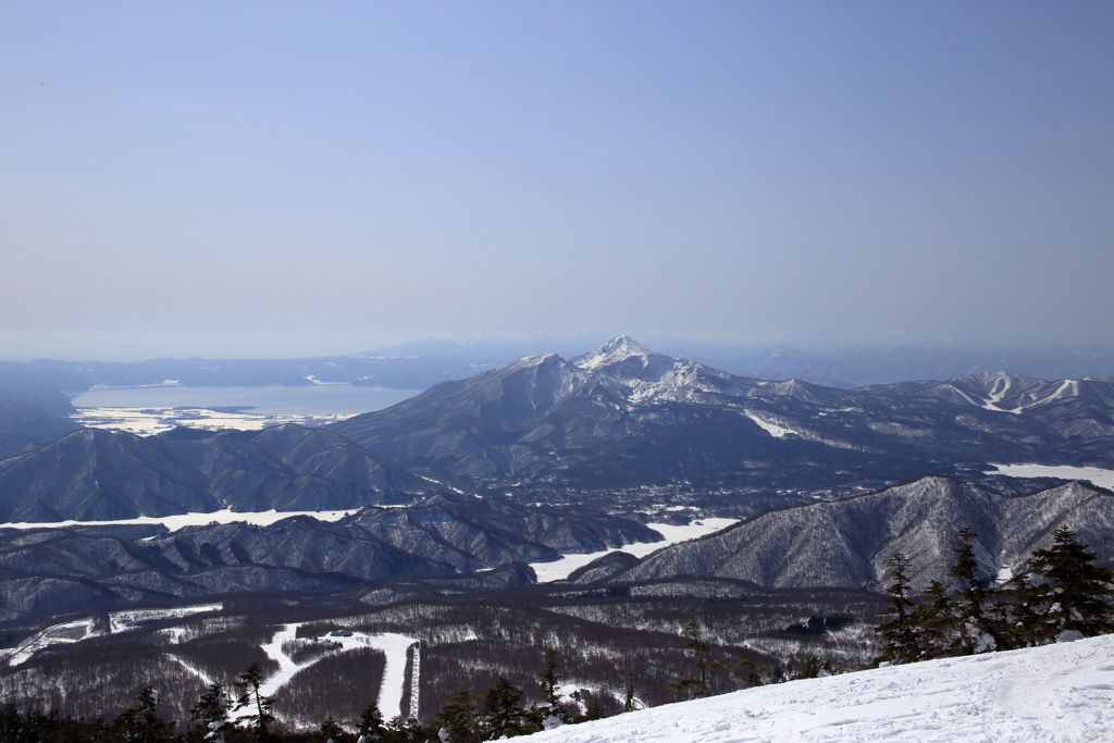 裏磐梯の山容