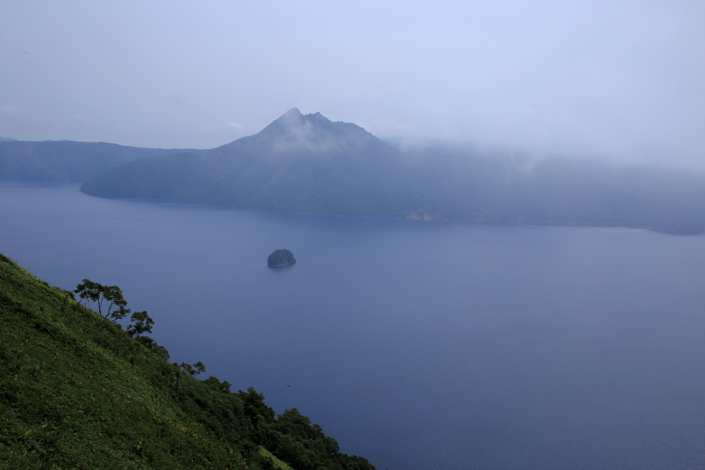 霧の摩周湖