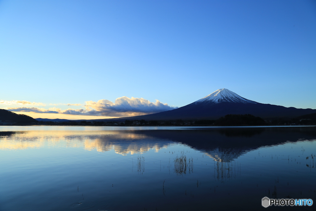 夜明けの富士山