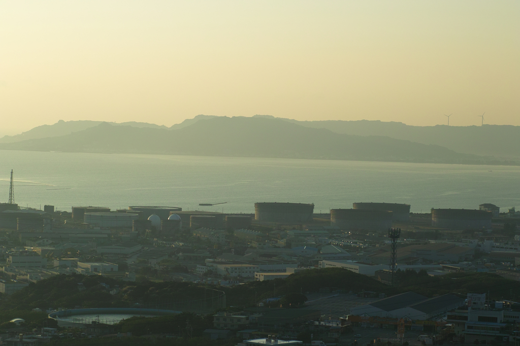 タンクのある街