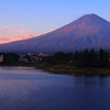 朝焼けの富士山