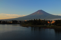 早朝の富士山