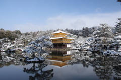雪の金閣寺