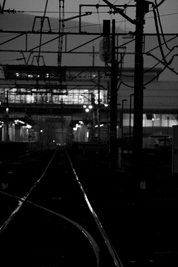 モノクロームの駅