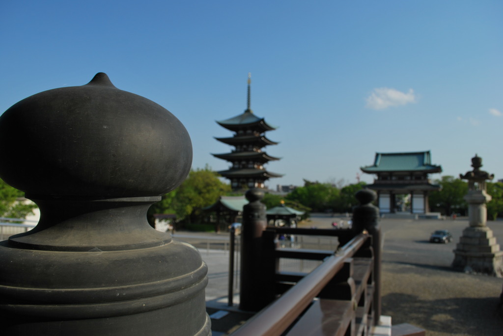お寺の突起