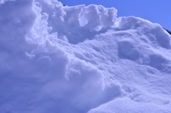 庭に出来た雪山